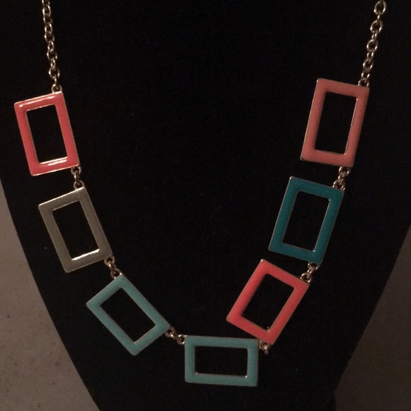 Colorful rectangular necklace - Picture 2 of 3
